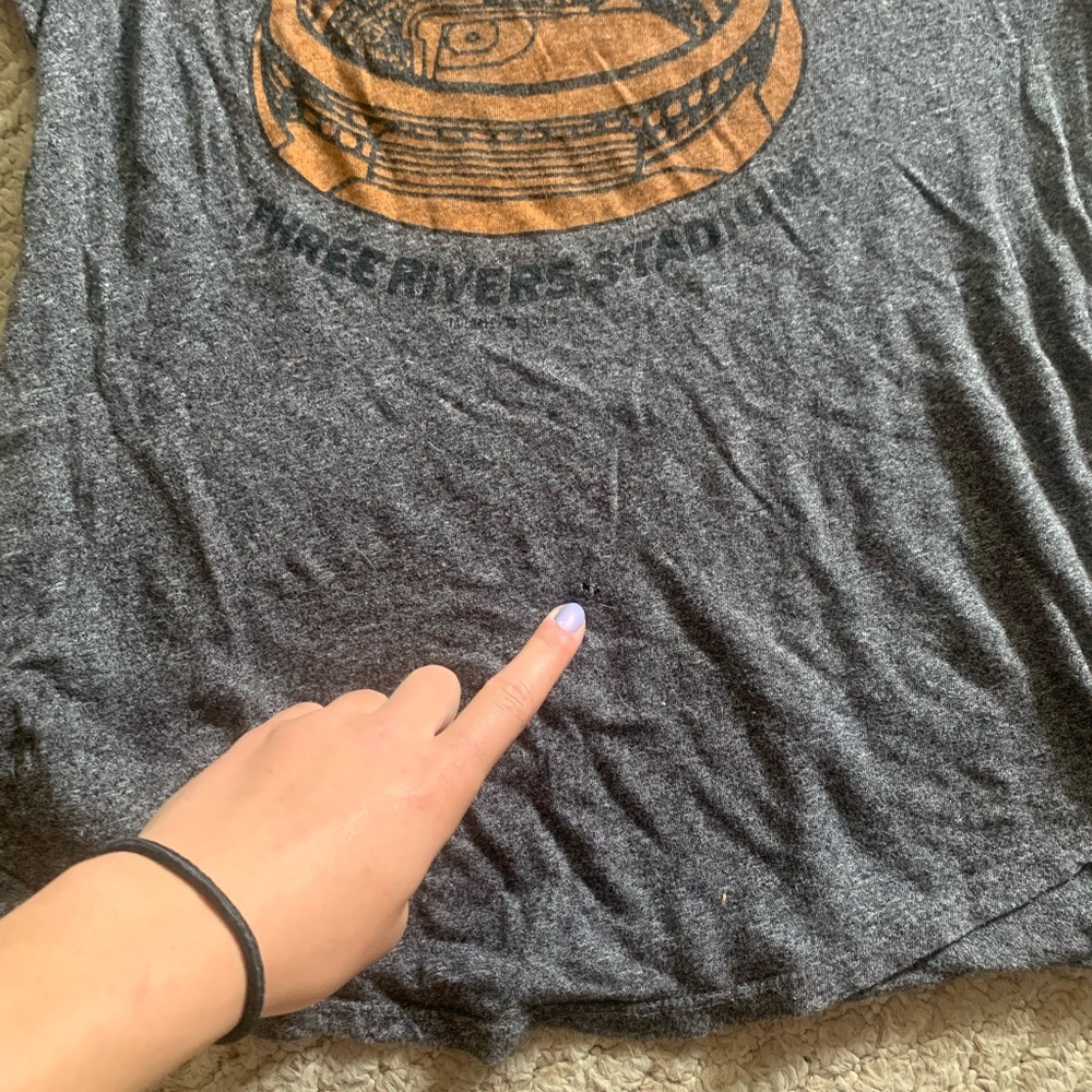 BUNDLE: Graphic Tees - Picture 8 of 11